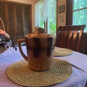 Vintage McCoy cookie jar in great condition !